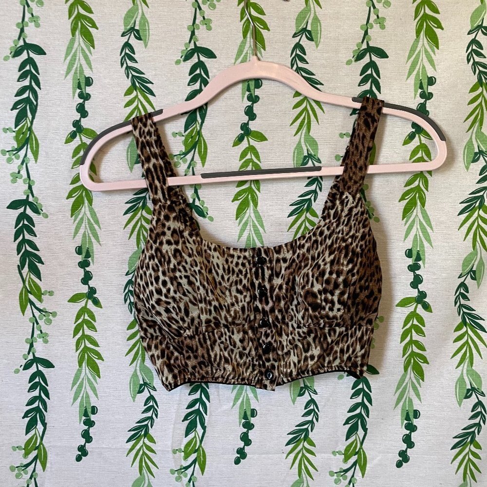 Forever 21 Crop Size Medium Cheetah Print W/ Buttons (Does Not Button Up) A1